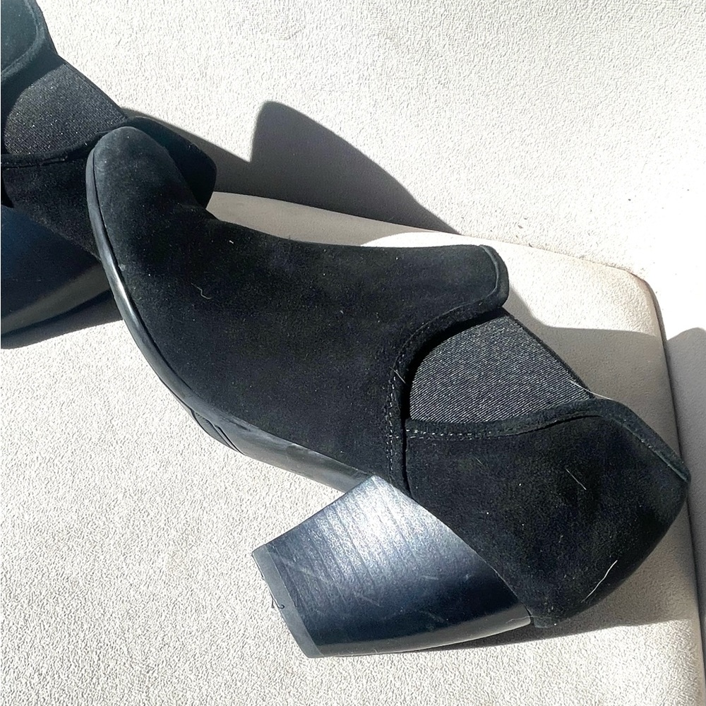 Gorgeous suede, Vaneli boots, slide on